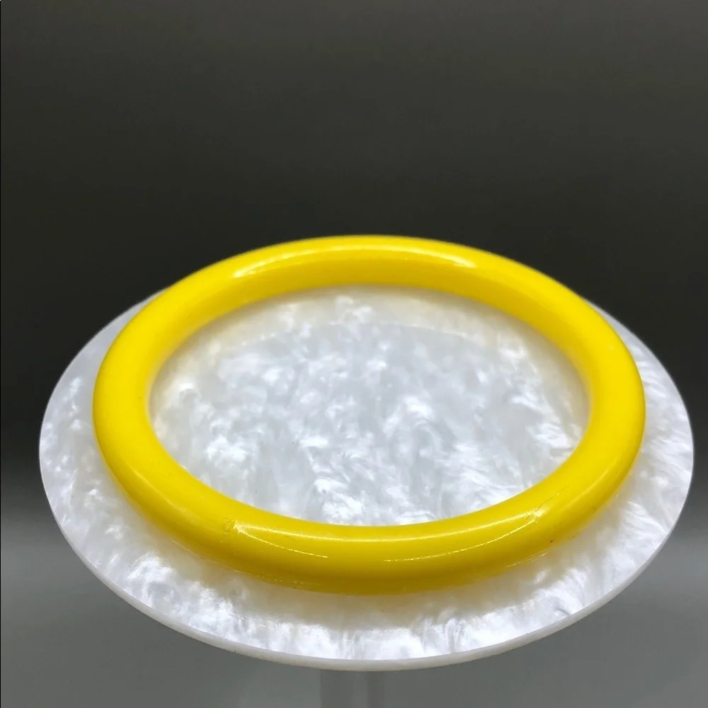 Bundle lot 4 yellow vintage acrylic resin 90's bangle bracelets stack layer